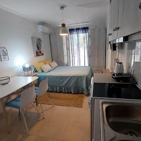 Nias Studio Appartement Perama  Buitenkant foto
