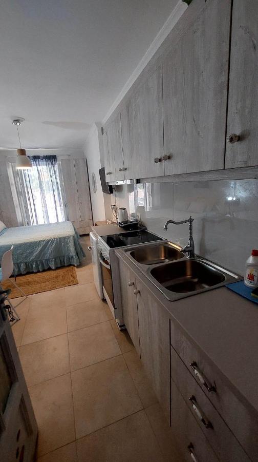 Nias Studio Appartement Perama  Buitenkant foto