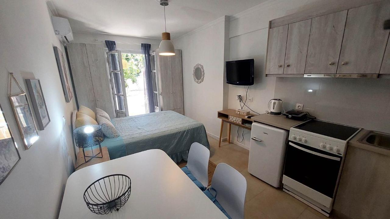 Nias Studio Appartement Perama  Buitenkant foto