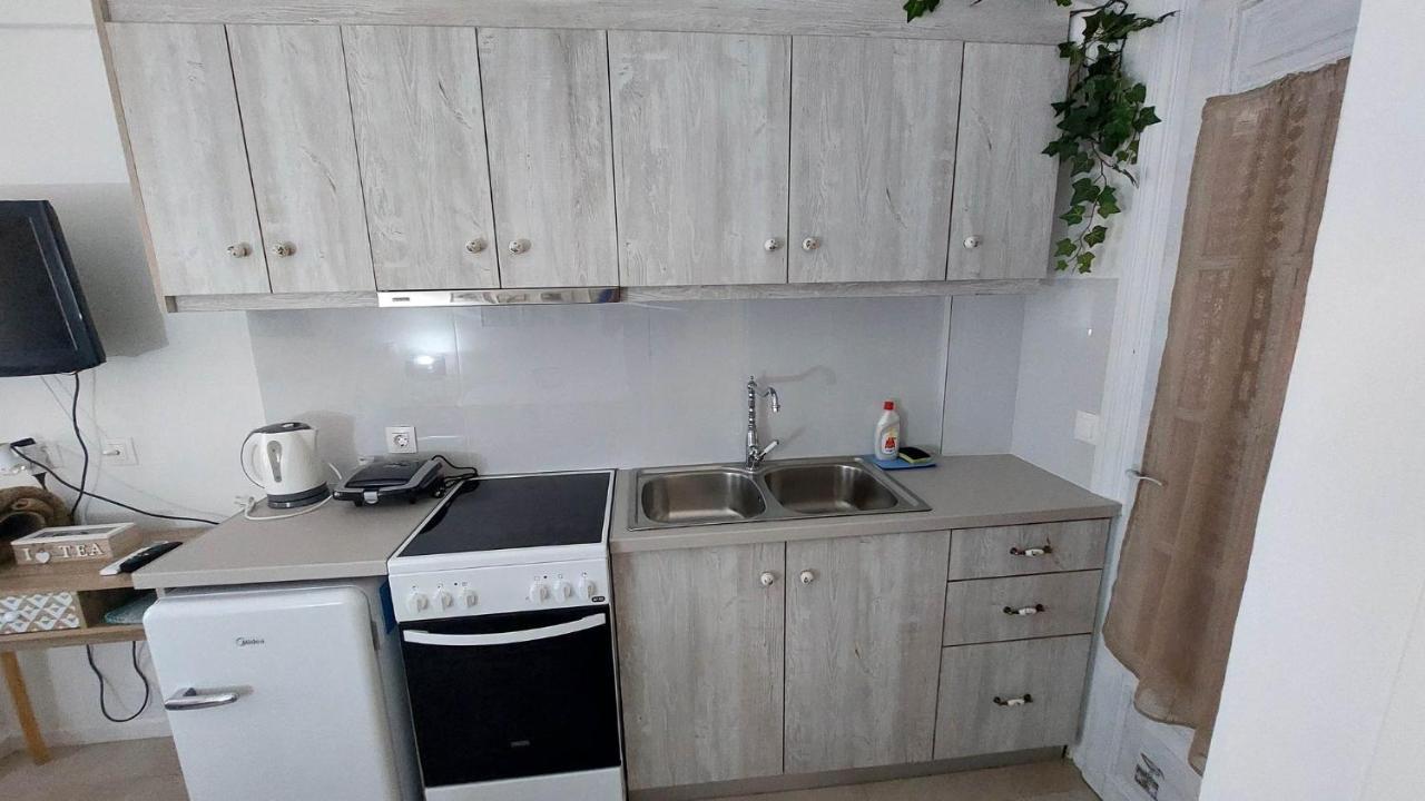 Nias Studio Appartement Perama  Buitenkant foto